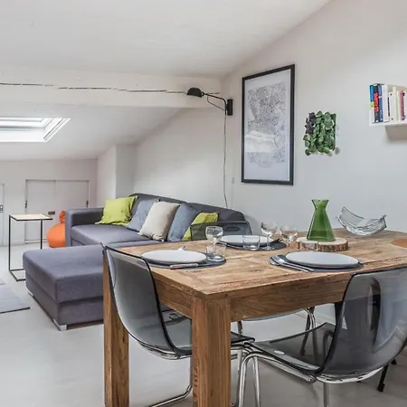Bright And Charming Flat With Ac In Gold Triangle - Welkeys * Tolosa