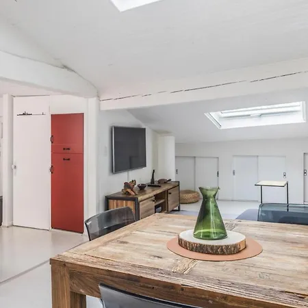 Bright And Charming Flat With Ac In Gold Triangle - Welkeys Appartamento *